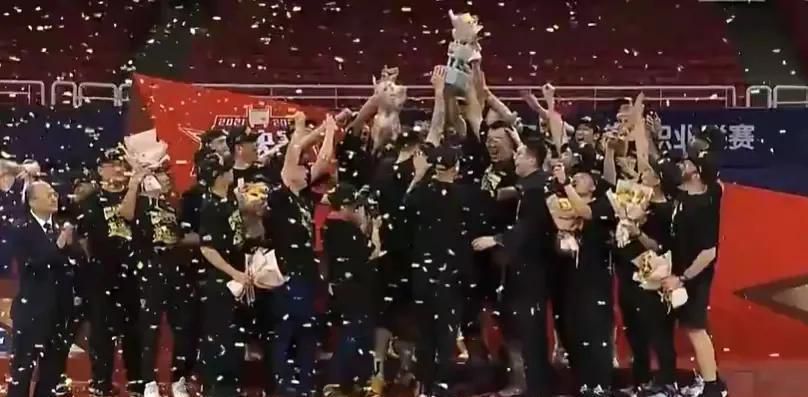 记者：本纳塞尔今日与球队进行合练 已经接近复出据记者Federico Albrizio报道，本纳塞尔已经接近复出。
